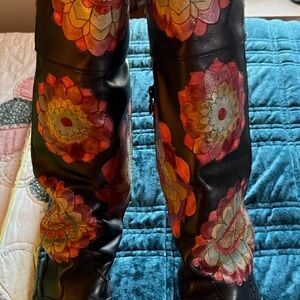 Dan Post flower boots.